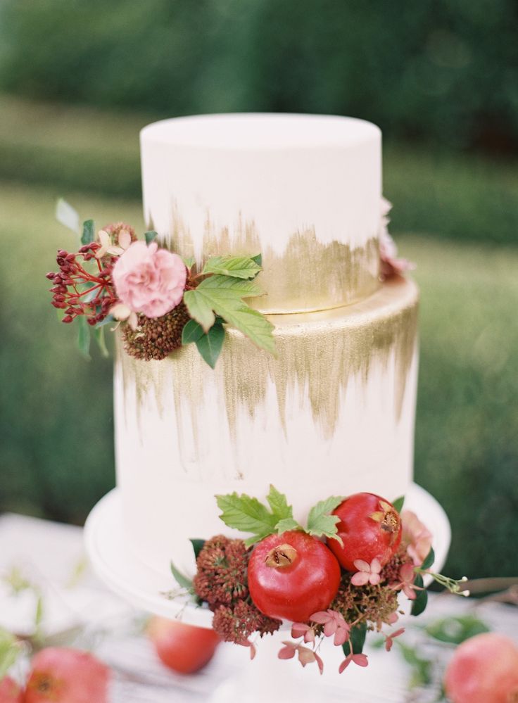 wedding cake paint brush