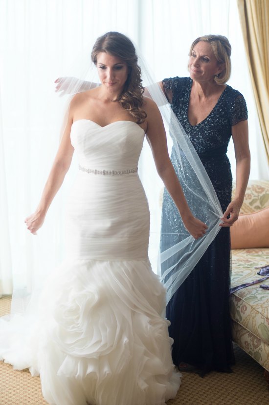 sweetheart neckline wedding dress