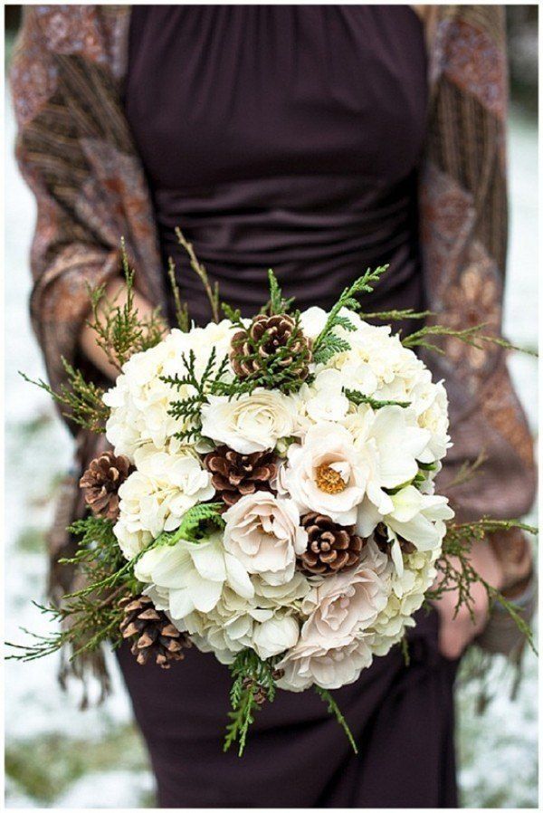 pinecone winter wedding bouquet 