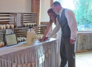 Dell Lea wedding video - cake