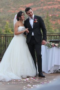 Sedona wedding video 0- couple