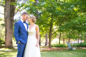 Muskoka wedding video - Lauren and Wade kiss
