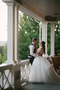 Troutdale wedding video - couple