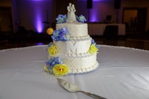 Detroit wedding video - cake