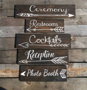 rustic wedding signs rustic wedding DIY ideas you can actually do 