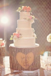 rustic wedding DIY ideas you can actually do - rustic wedding cake tree stump