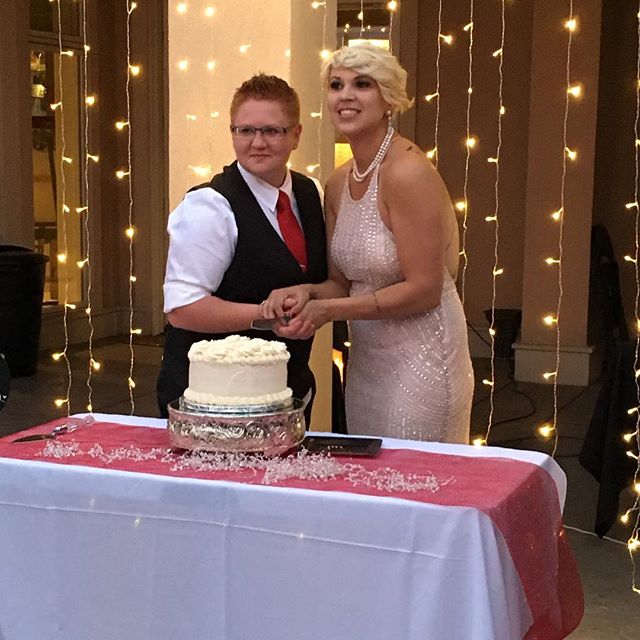 Washington wedding video - Sarah and Holly wedding cake