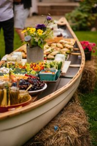 outdoor wedding buffet - outdoor wedding inspiration