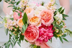 wedding flowers in season 1 month until the wedding checklist