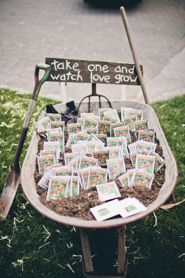 Super affordable spring wedding favor ideas!