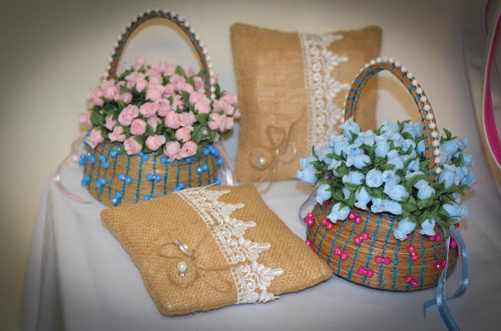 DIY wedding burlap flower baskets