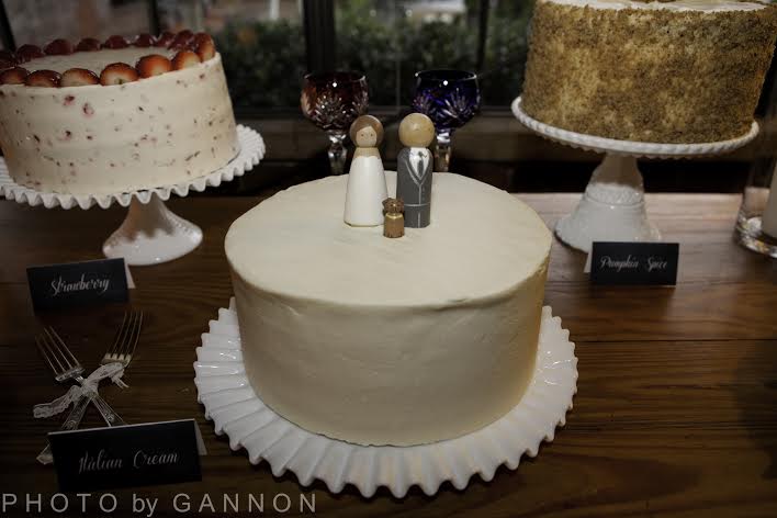 Personalized wedding cake